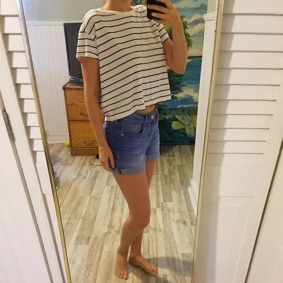 Forever 21 Stripe crop top - Picture 2 of 3
